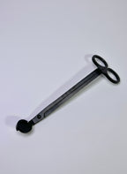 Черна ножица за подрязване на фитил на ароматни свещи